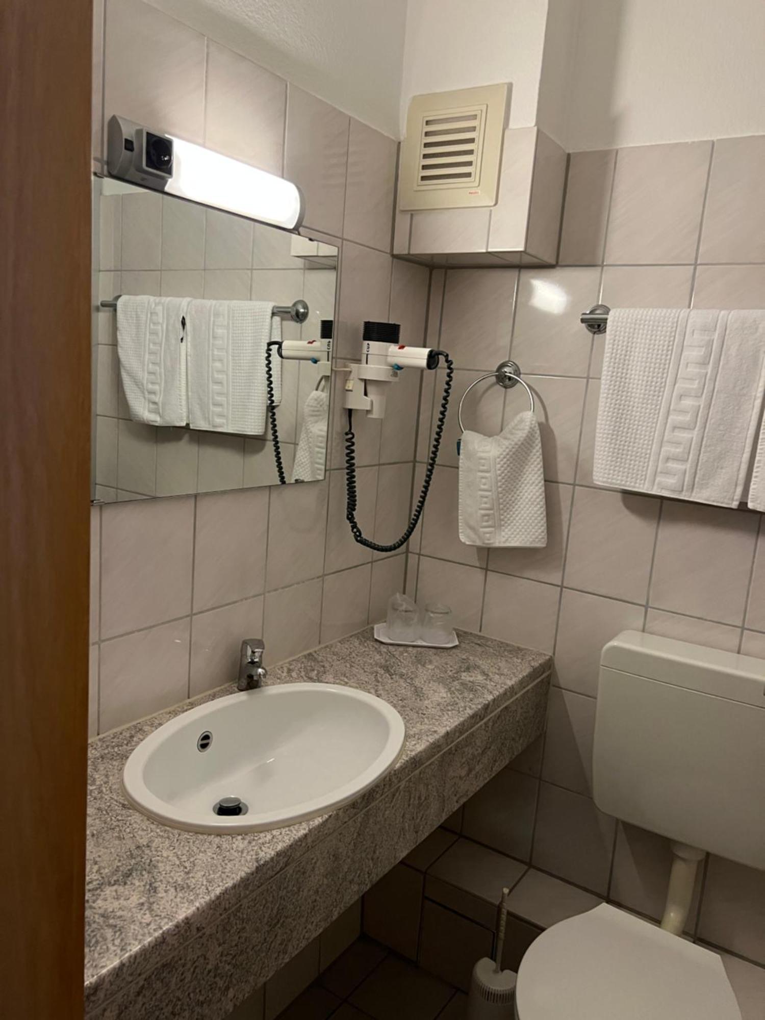 Niebuhrs Hotel Friedrichsdorf Room photo